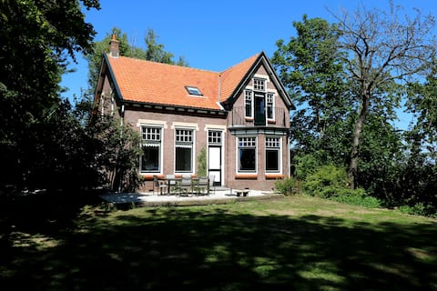 Huize Adriana | Villa at Lake