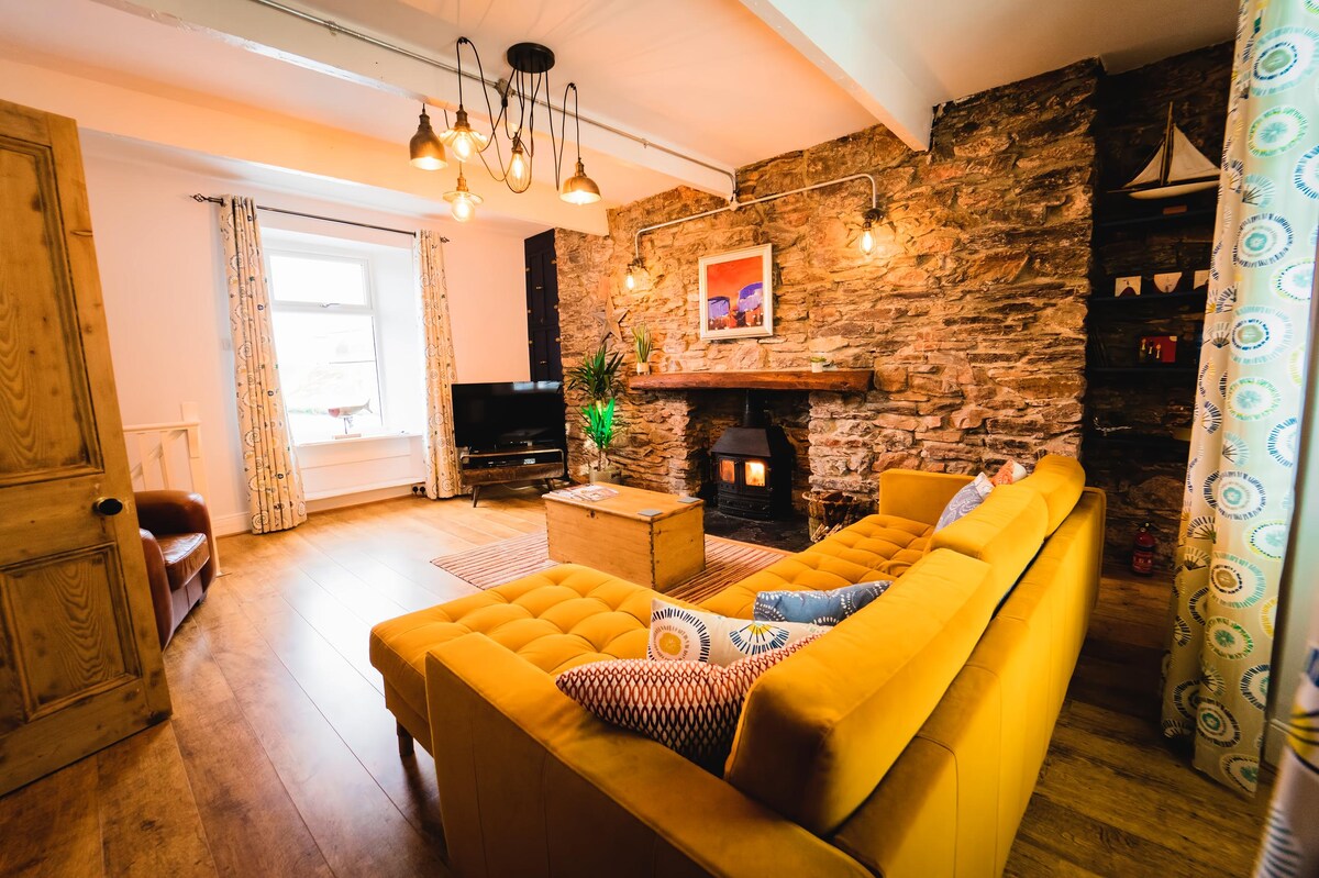 Successful Airbnb property: Fortune Cottage, Harbour and Sea Views in Torbay