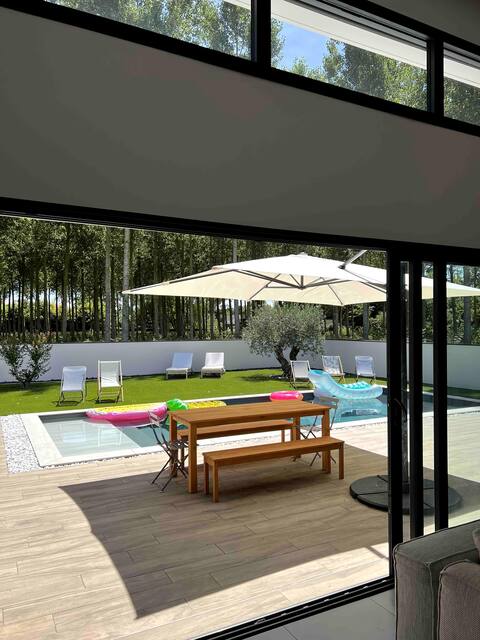 Beautiful villa with swimming pool
