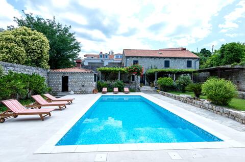 VILLA BRUNA