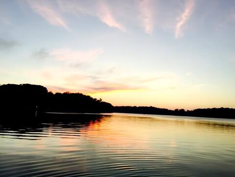 The Lake Escape -Cozy Lakefront Cottage Valparaiso