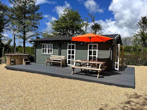 The Cabin - exclusively yours. Space to breathe!