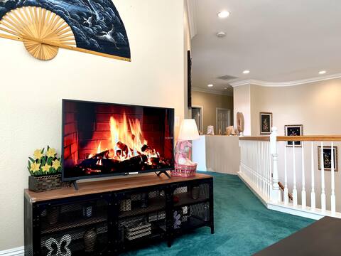 Luxe Home Near Victoria Mall & Mills
