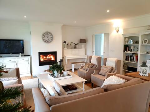 Riverside villa - Idylliq Collection