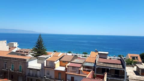 Wonderful new flat with sea view!