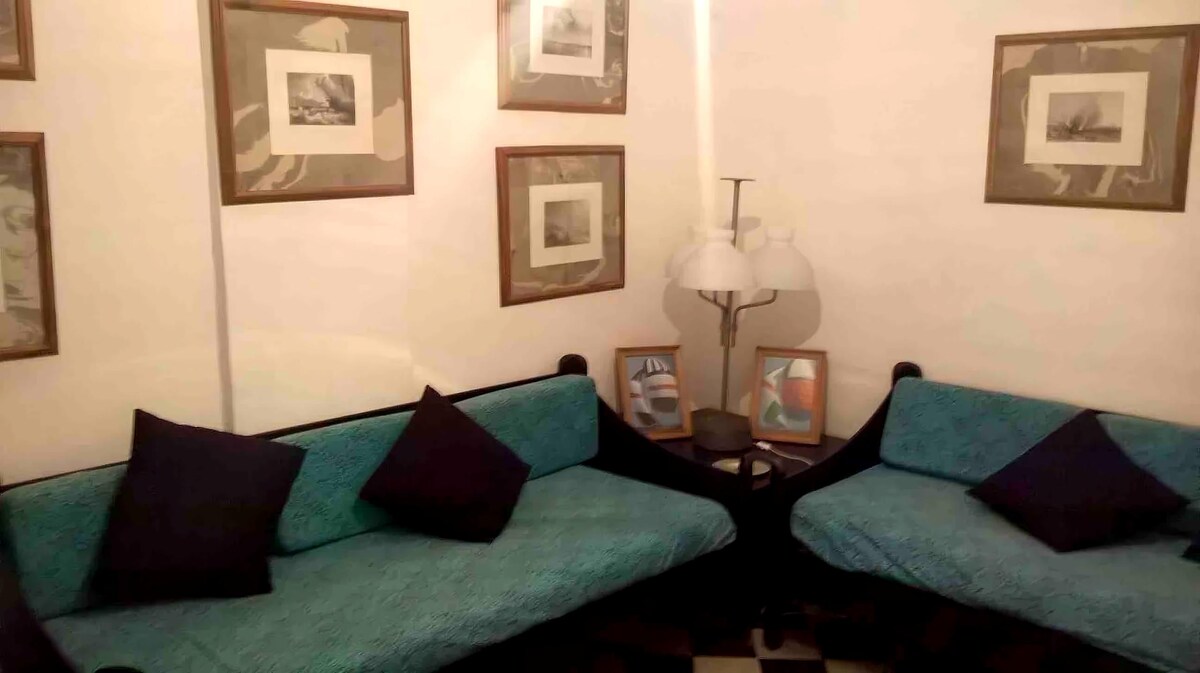 Popular Airbnb listing: Elegant two-room apartment in the historic center of Laigueglia in Laigueglia