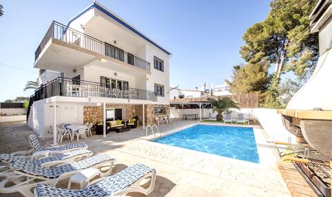 V. Galera Lighthouse private pool,BBQ sea front