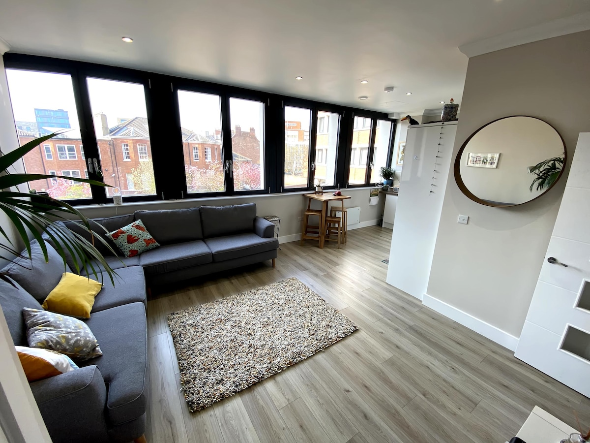 Top Airbnb: Norwich City Centre 
Underground on site Parking in Trowse With Newton