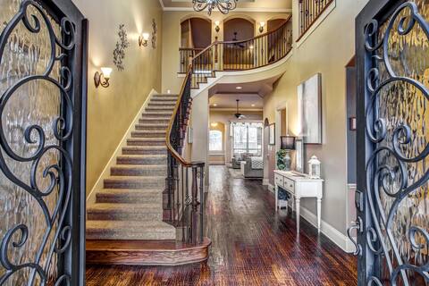 Pool, Hot tub, Theater, Game Room, on Golf Course