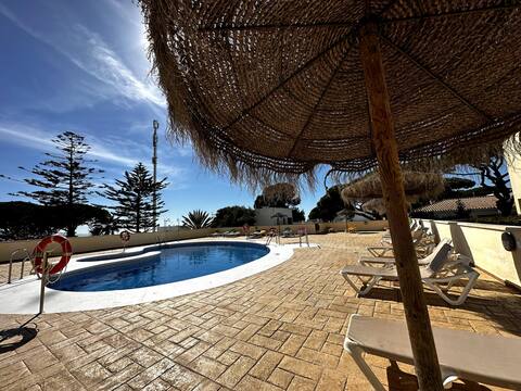 Luxury and Relaxation at 50m beach. AC+Garage+Garden+Pool