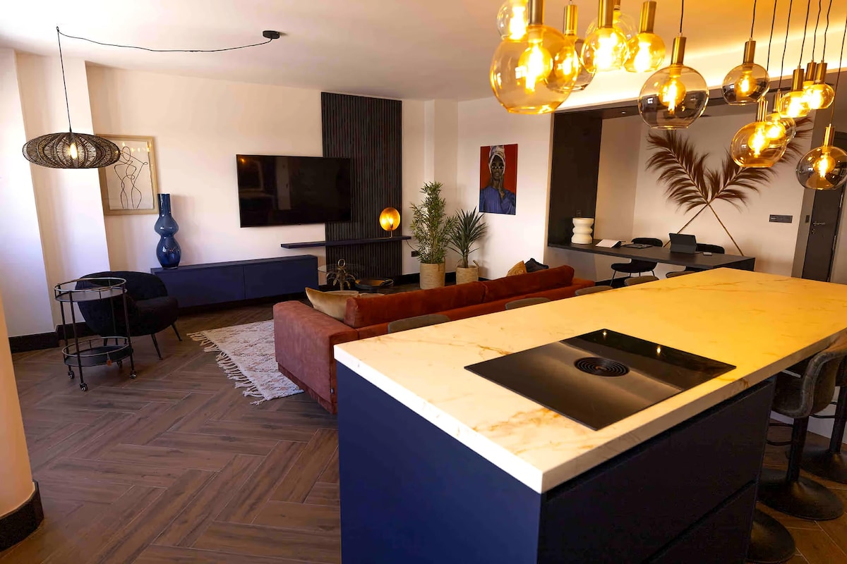 Popular Airbnb listing: Brand new modern city apartment 8 people in Alacant / Alicante