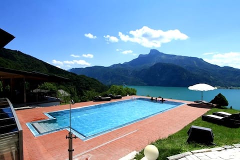 Apartment at an organic farm at Mondsee lake