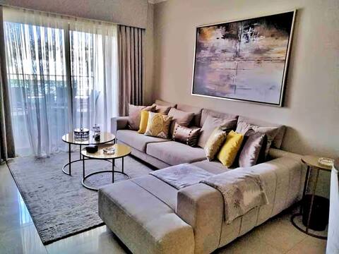 Beautiful & Modern 3 bedroom apartment