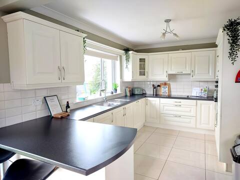 Stylish Tralee home with scenic mountain views