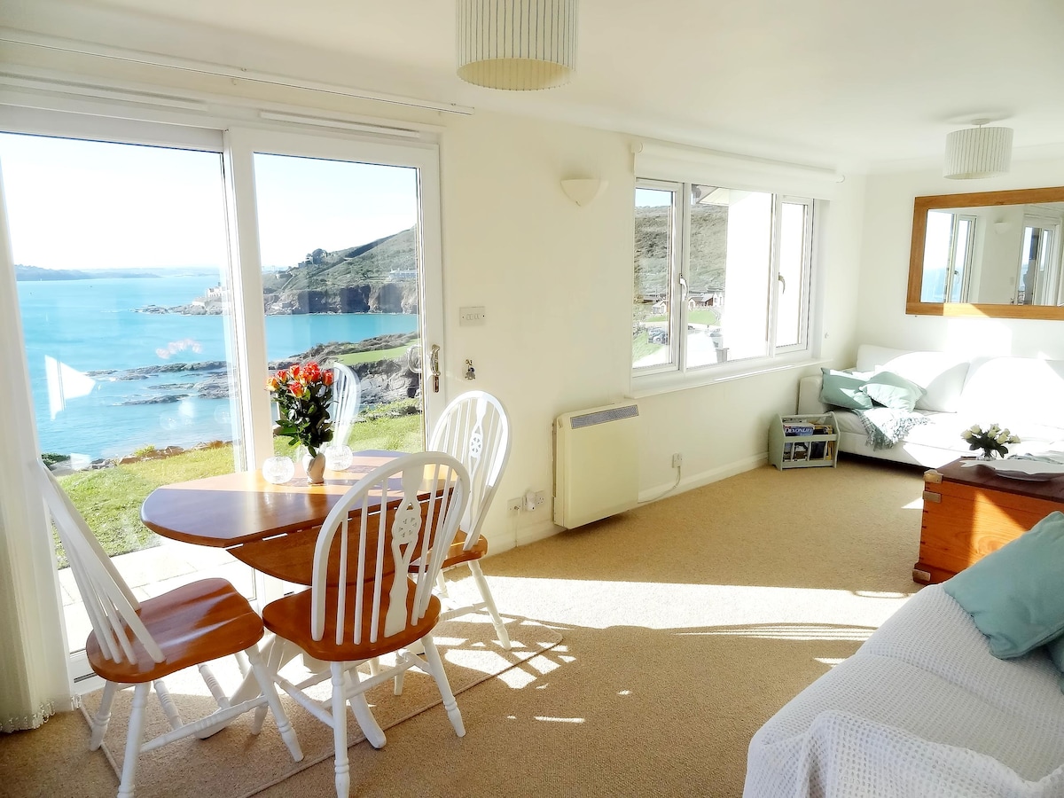 Top performing Airbnb: Plymouth, Devon. Bovisand. Quiet, Sea Views. WIFI in Wembury