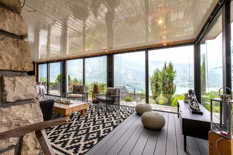 85m² apartment + pool + spa + sauna + lake view