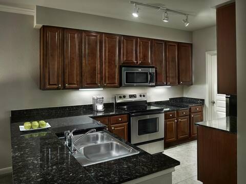 Sparkling Clean Fully Furnished Apt | 24/7 Service