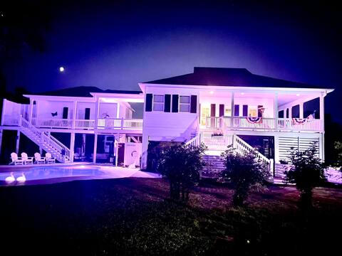 Gulf Views/walk to Beach/pool/pet friendly fee