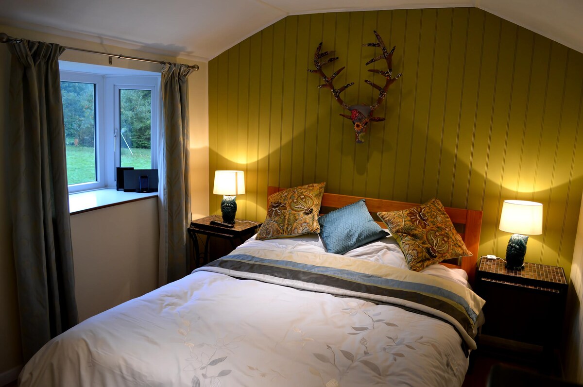 Popular Airbnb listing: New Forest garden chalet. in Hampshire