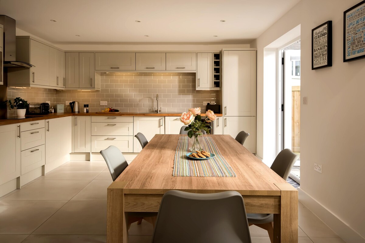 Successful Airbnb property: Family-Friendly Coastal Retreat in Sennen