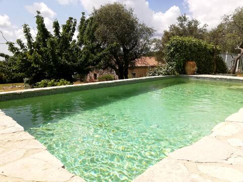 authentic Provencal house with private pool