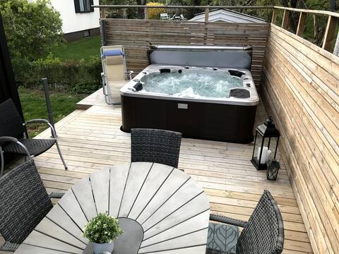 Spacious villa with outdoor spa/ Villa with outdoorspa