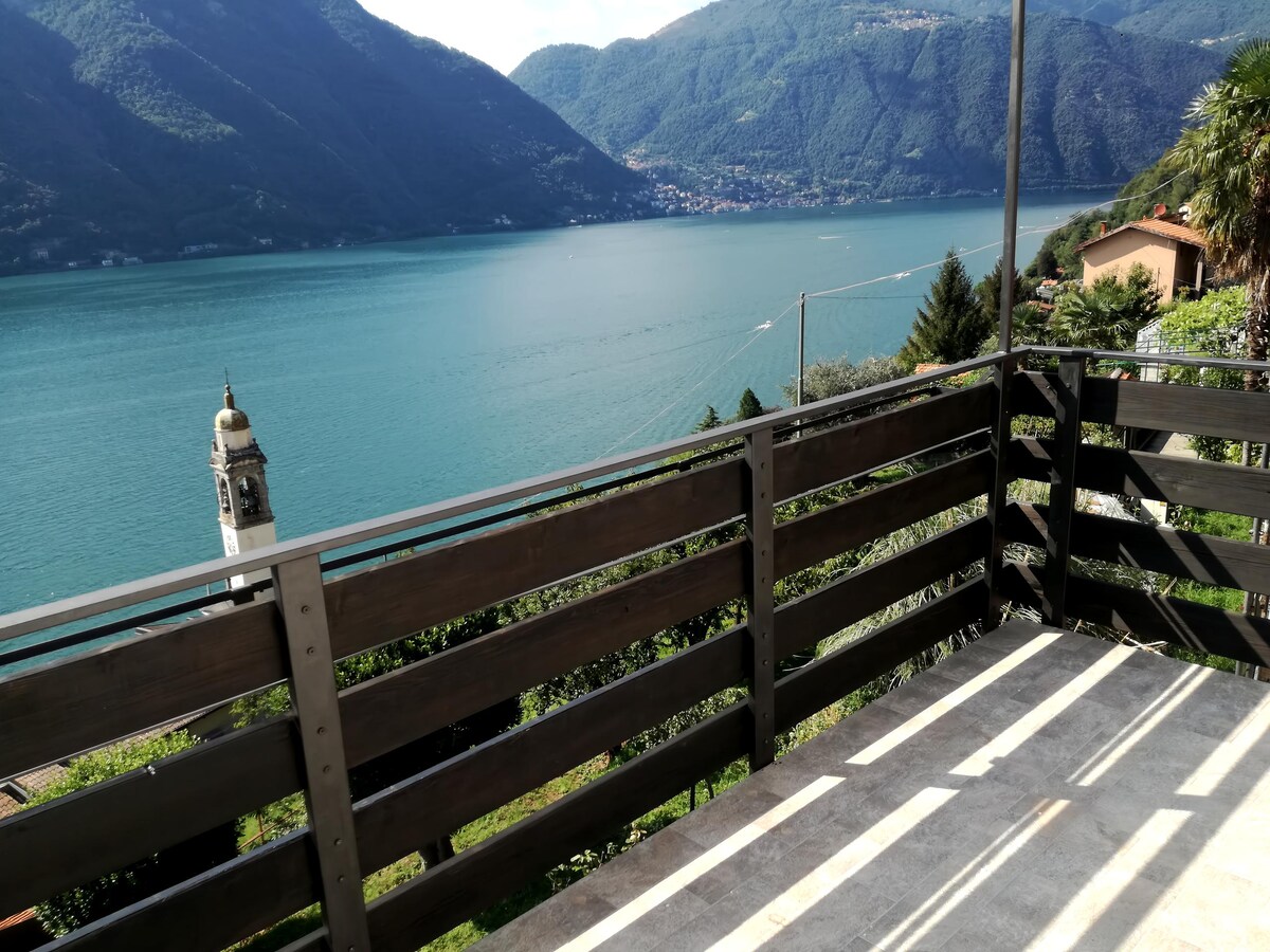 Successful Airbnb property: Oleandra rosa stunning view in Nesso