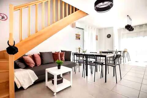 (*) 4 bedroom 4 bedroom house Disney bathrooms 6 km