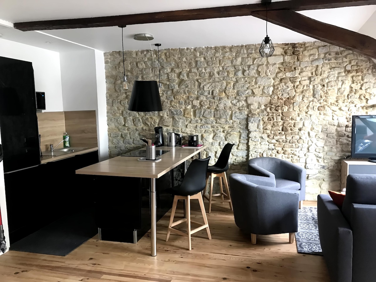 Popular Airbnb listing: Furnished 3* apartment with cathedral view in Bayeux