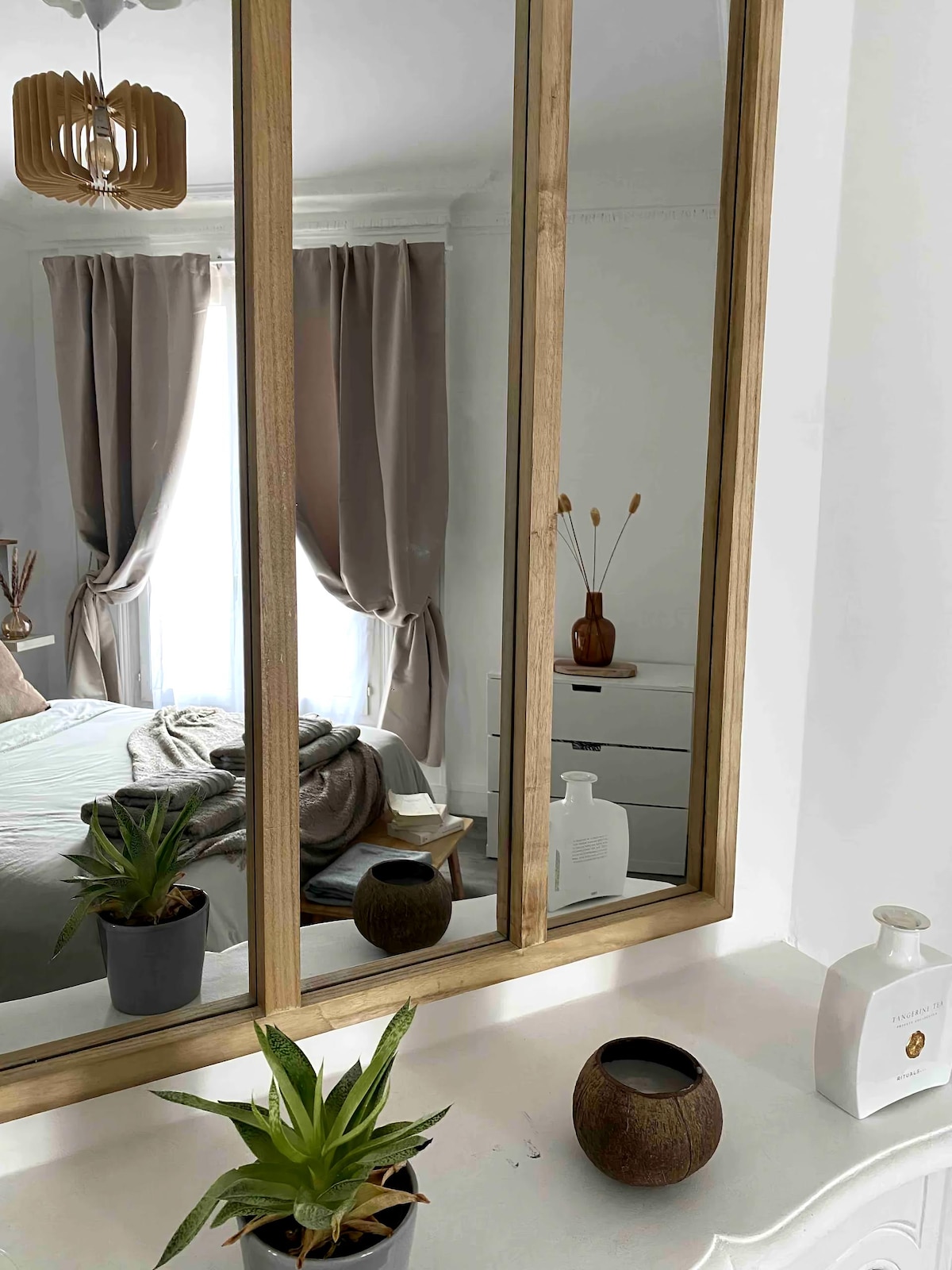 Successful Airbnb property: Poissy: Superb apartment opposite the train station in Yvelines