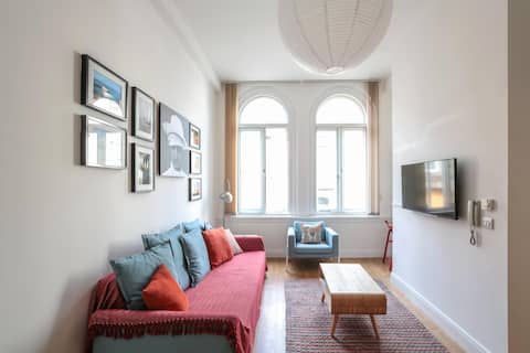 Popular Airbnb listing: Bright and beautiful city centre apartment in Liverpool