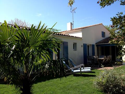 "La Bergerie" Large villa 3* 30 m from the beach