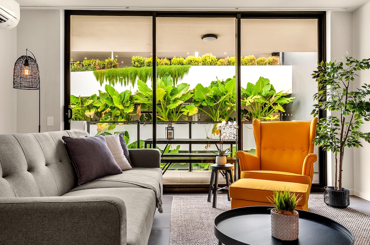 Successful Airbnb property: Modern Coastal Apartment - Sand, Surf & Shops in Buddina