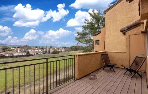 Two bedroom modern condo with breathtaking views