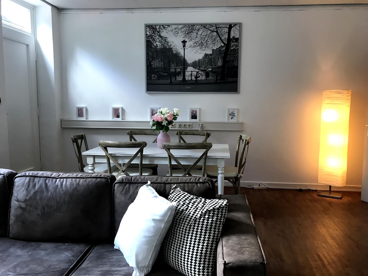 Successful Airbnb property: Central apartment in the heart of Hamburg! in Wandsbek