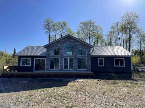 Beachfront Cabin in Minaki, Ontario