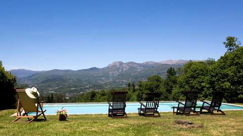 Large Tuscan villa, private pool, 2mins restaurant