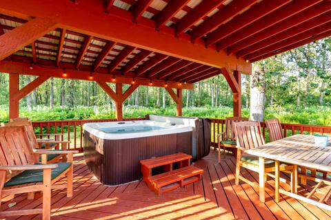 2/2 Guest Cottage with Outdoor Hot Tub