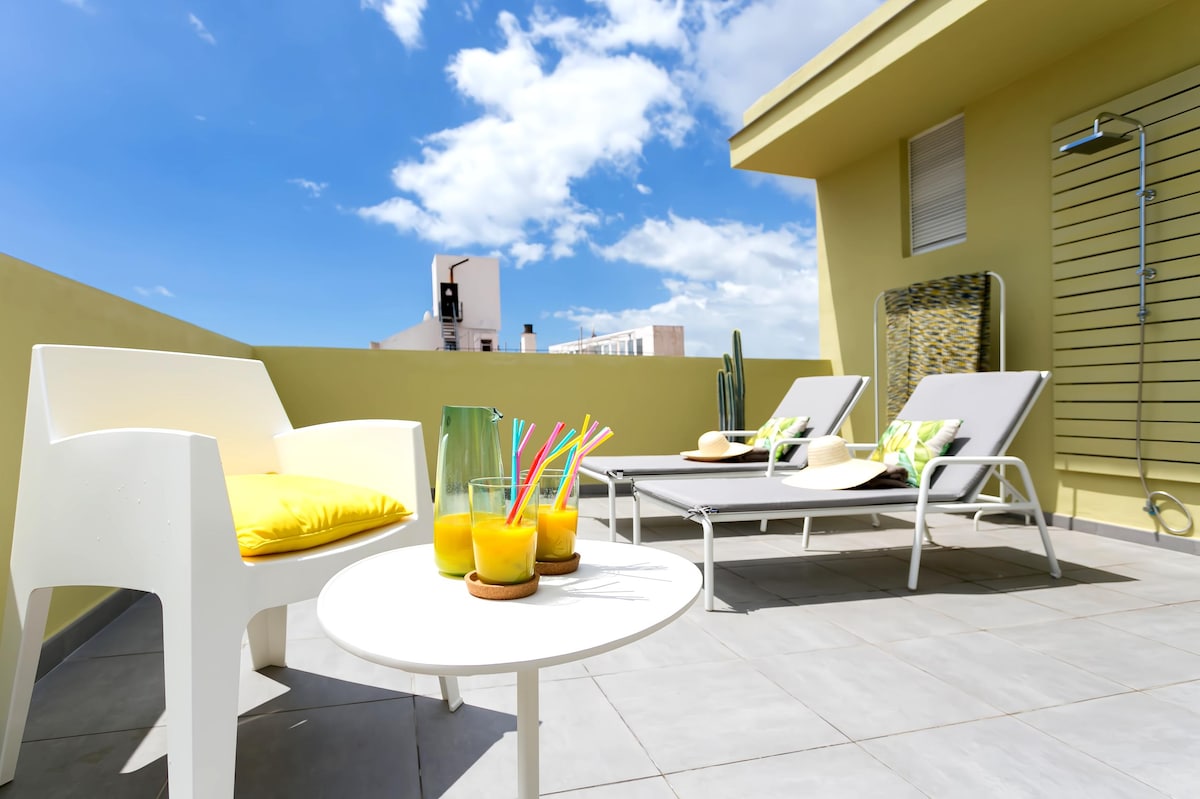 Top performing Airbnb: Penthouse, terrace and garage in Santa Cruz De Tenerife