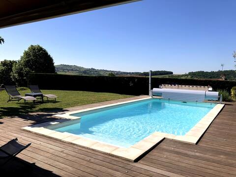 Superb villa with pool with 4 bedrooms