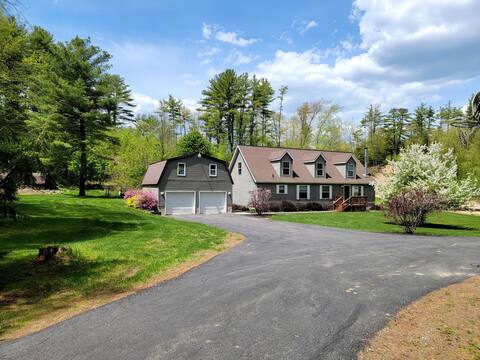 Secluded home on 5 private acres nr Lake Grge & SS