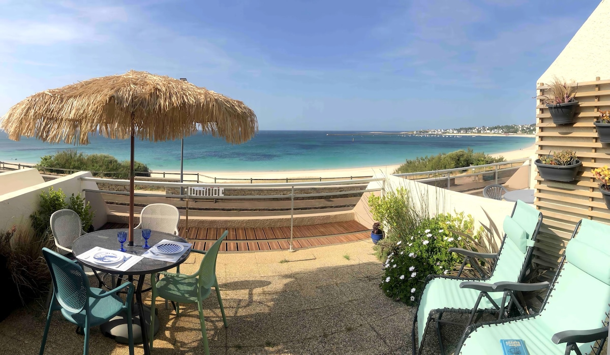Top Airbnb: "L'entre 2 phares" T2, terrace on the seafront. in Audierne