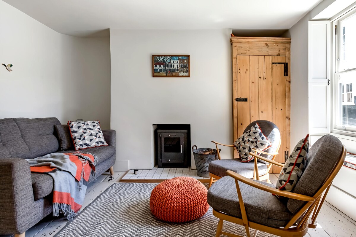 Beliebte Airbnb-Anzeige: Smart Townhouse Meets Quaint Cottage Close to the Sea in Dover