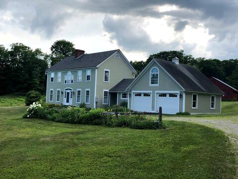 3BR Country Retreat: Close to Mt Ascutney