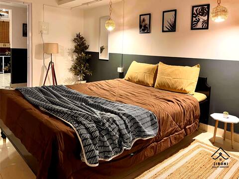 Jironi - Picturesque Boho Chic 1BHK+Centre of city