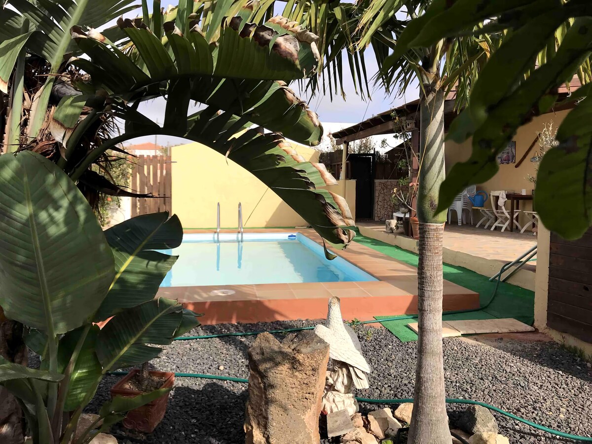 Popular Airbnb listing: Old Portal in La Oliva