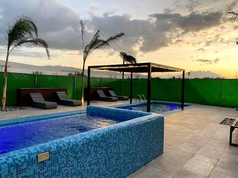 Superb condo now with 2 pools!
