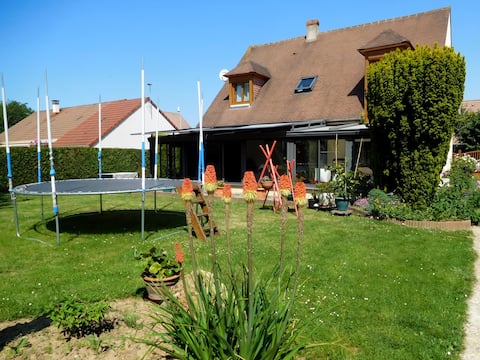 bedroom 3 furnished 1h from Paris (double bed)