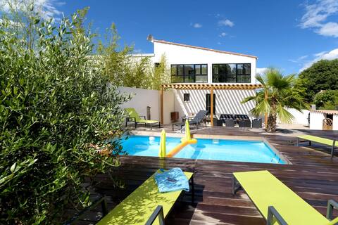 Villa Holidays - Heated & private pool - A/C