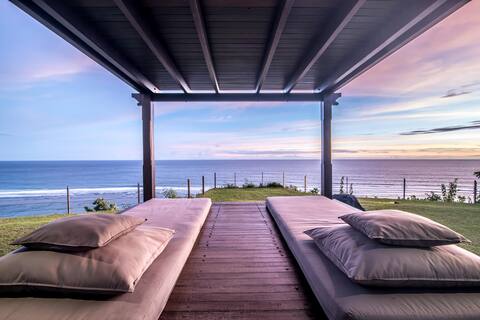 AN ABSOLUTE CLIFF FRONT LUXURY BEACH VILLA PANDAWA